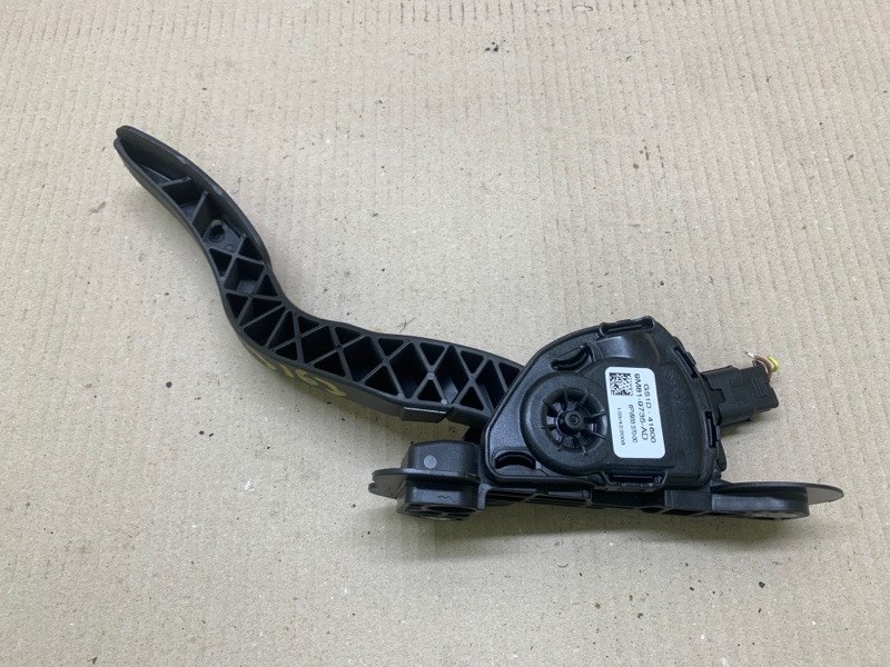 Педаль газа левая 6 GH 07-12 2008 2.5 L (L5-VE) Педаль газа левая 6 GH 07-12 2008 2.5 L (L5-VE)