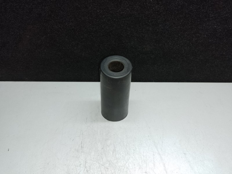 Пыльник амортизатора задний TOYOTA MATRIX 02-08 2002 ZZE132 1.8L 1ZZ-FE 48341-AB010 Б/У