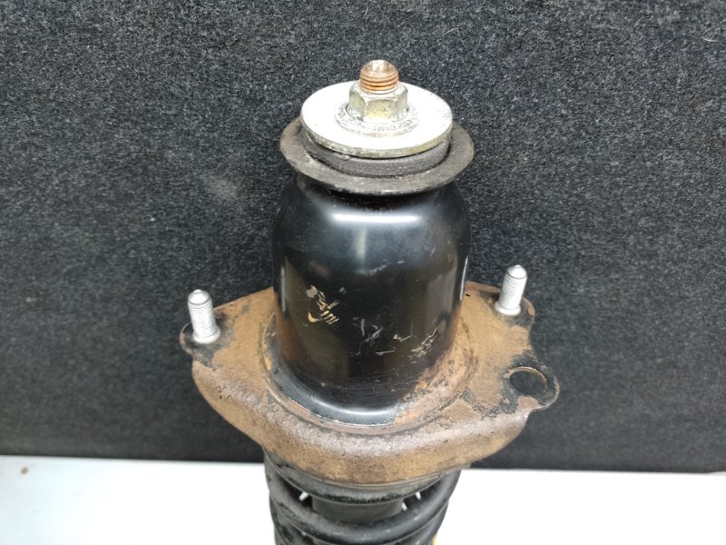 Амортизатор задний MATRIX 02-08 2002 ZZE132 1.8L 1ZZ-FE Амортизатор задний MATRIX 02-08 2002 ZZE132 1.8L 1ZZ-FE