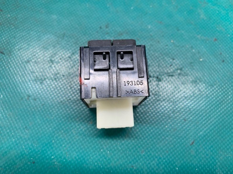 Кнопка центрального замка TOYOTA SIENNA 11-16 Минивэн 3.5 2GR-FE