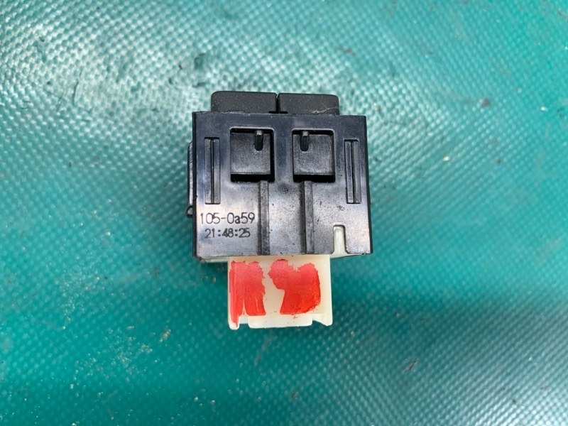 Кнопка центрального замка SIENNA 11-16 2015 Минивэн 3.5 2GR-FE