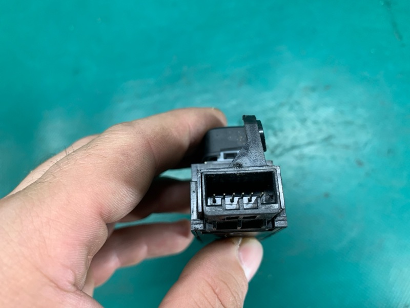 Кнопка открывания бензобака MDX (YD3) 13-21 2015 Внедорожник 3.5