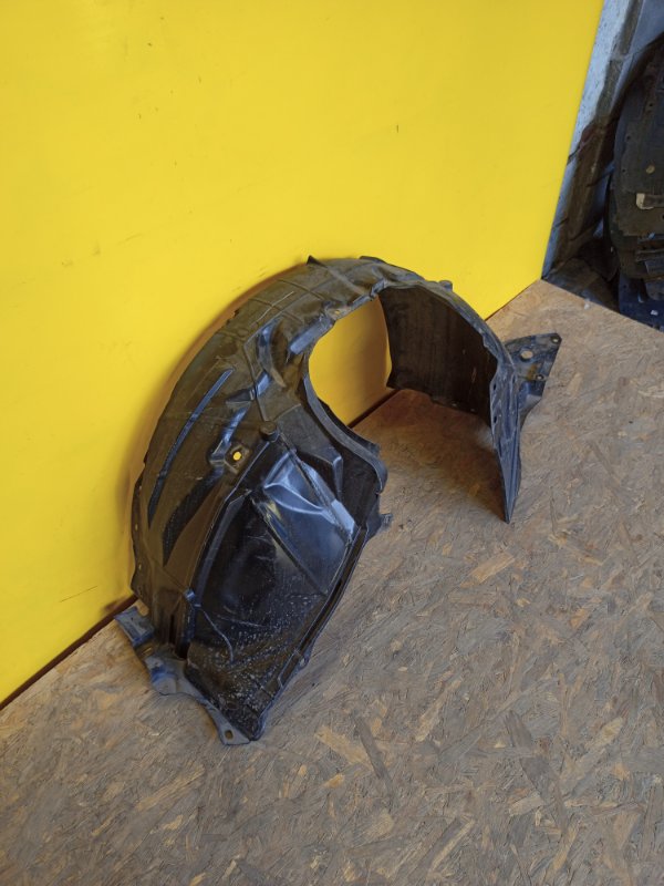 Подкрылок передний левый LEAF 18-