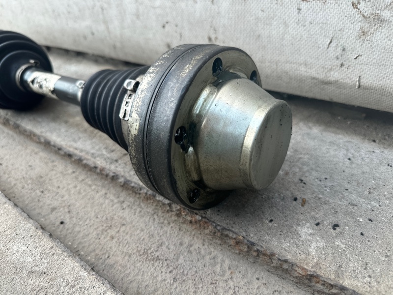 Привод передний CAYENNE 10-18 2013 CNRB 3.0 DIESEL