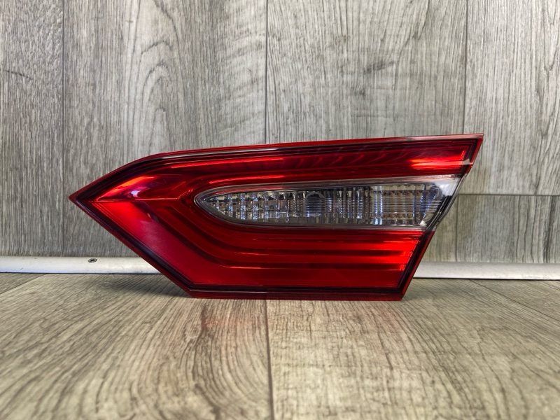 Фонарь внутренний правый TOYOTA CAMRY 70 17- 2018 GSV70 2.5 A25AFKS 8158006770 Б/У