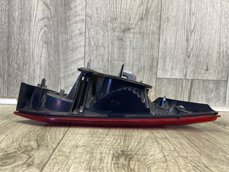 Фонарь внутренний правый TOYOTA CAMRY 70 17- GSV70 2.5 A25AFKS