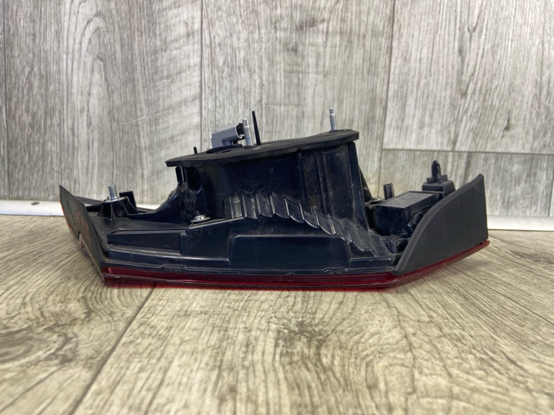 Фонарь внутренний правый CAMRY 70 17- 2018 GSV70 2.5 A25AFKS