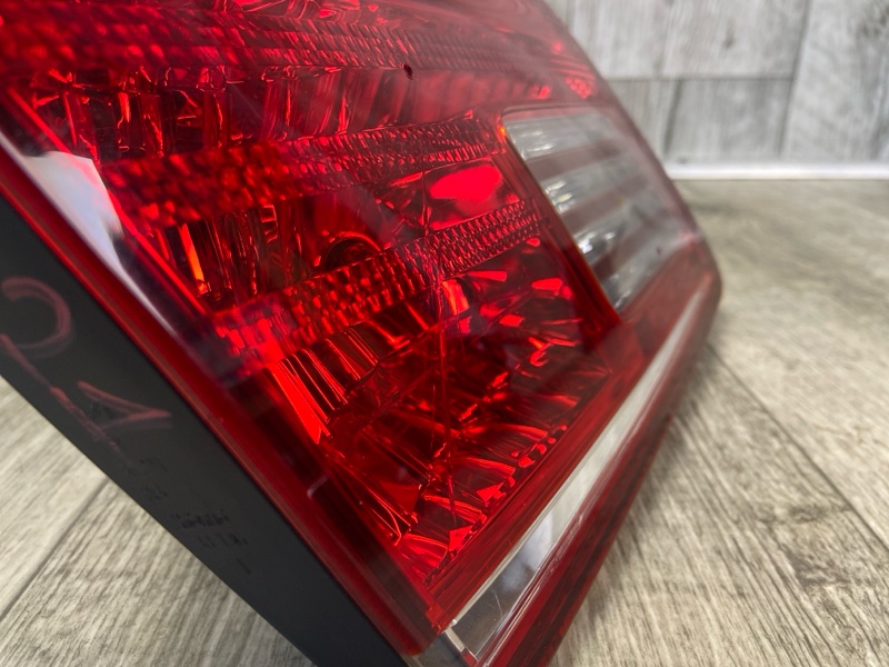 Фонарь внутренний левый ES350 06-12 2011 SEDAN 3.5 2GR-FE