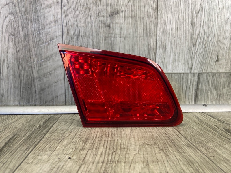 Фонарь внутренний левый SUBARU LEGACY 09-15 BM 2012 SEDAN 3.6 EZ36 84912AJ03A Б/У