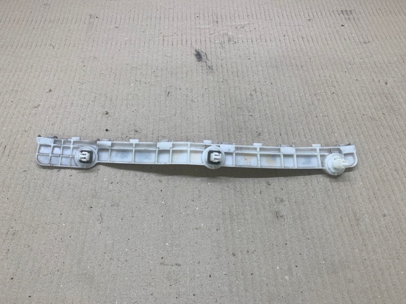 Кронштейн заднего бампера правый MITSUBISHI OUTLANDER XL 05-13 3.0 6B31