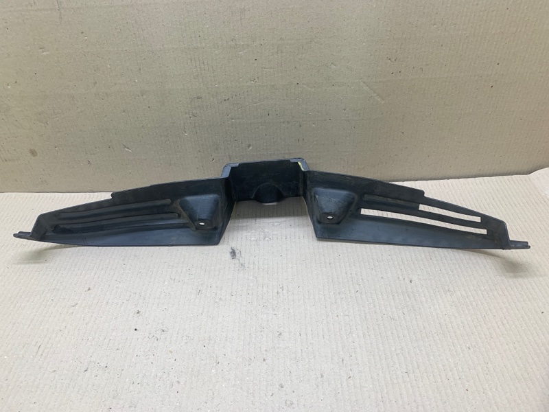 Накладка замка капота OUTLANDER XL 05-13 2009 3.0 6B31