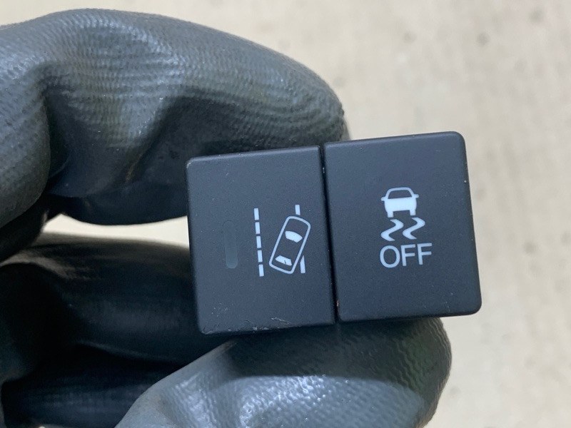 Запчасть кнопка курсовой устойчивости ACURA MDX (YD3) 13-21 2018 3.5 J35Y5 35560-TZ6-H21 Б/У Кнопка курсовой устойчивости ACURA MDX (YD3) 13-21 2018 3.5 J35Y5 35560-TZ6-H21 Б/У