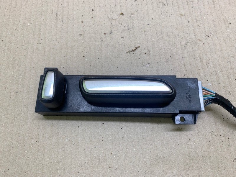 Кнопка регулировки сиденья правая ACURA MDX (YD3) 13-21 2018 3.5 J35Y5 81250-TYR-A01ZA Б/У