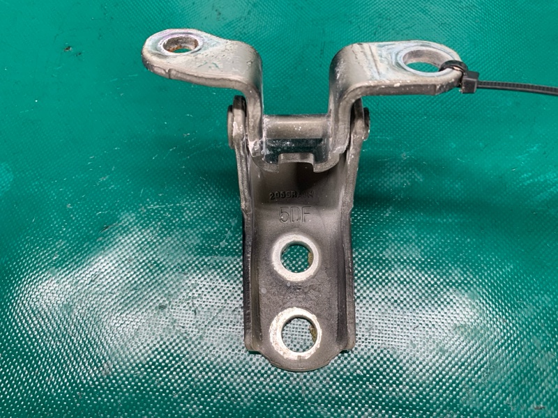 Петля двери верхняя передняя левая MDX (YD2) 06-13 2009 3.7 J37A1