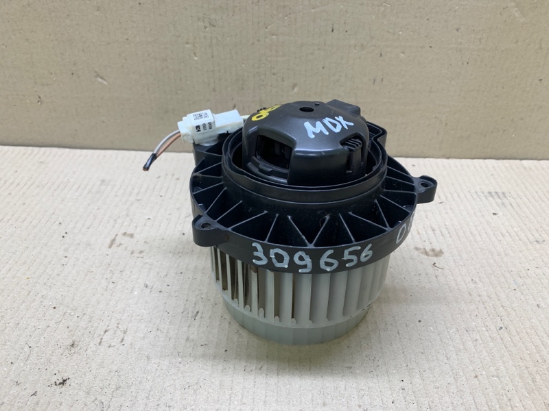 Запчасть моторчик печки задний ACURA MDX (YD3) 13-21 2018 3.5 J35Y5 79315-TZ5-A61 Б/У Моторчик печки задний ACURA MDX (YD3) 13-21 2018 3.5 J35Y5 79315-TZ5-A61 Б/У