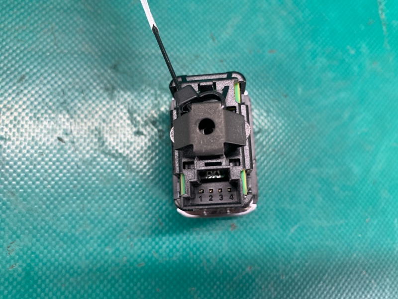 Кнопка стеклоподъемника задняя правая INFINITI QX30 16-20 Внедорожник 2.0 20PET