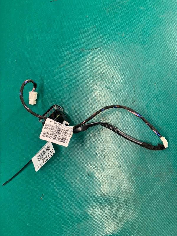 Кнопка стеклоподъемника задняя правая QX30 16-20 2019 Внедорожник 2.0 20PET