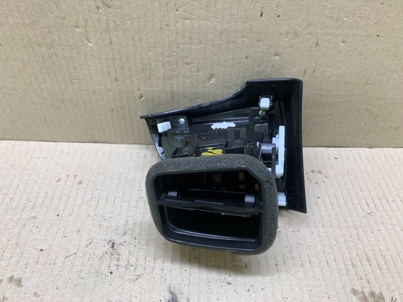 Дефлектор воздушный правый ACURA MDX (YD3) 13-21 3.5 J35Y5 Дефлектор воздушный правый ACURA MDX (YD3) 13-21 3.5 J35Y5