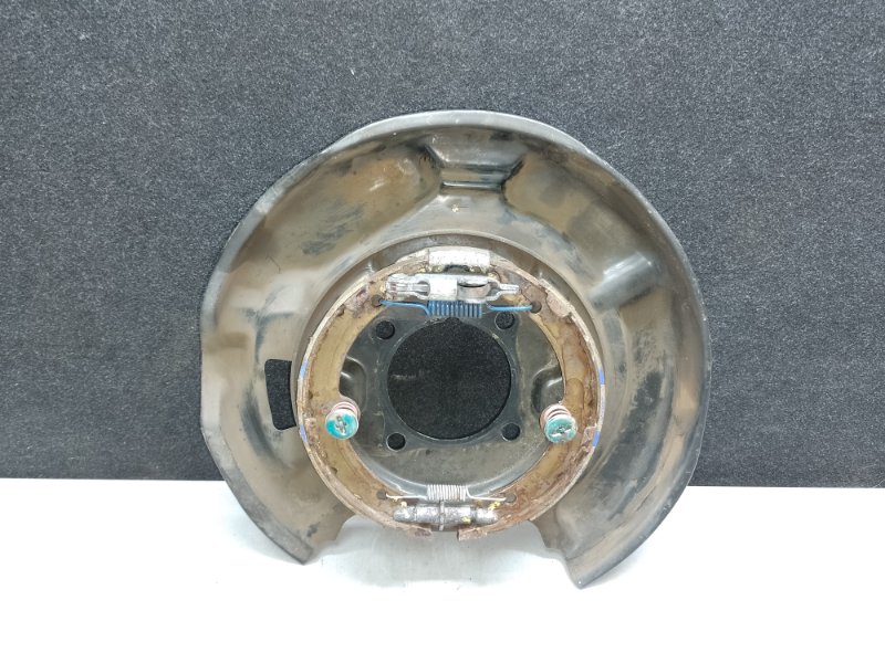 Тормозной механизм задний левый LEXUS LS430 00-06 2002 4.3 3UZFE 46504-50040 Б/У