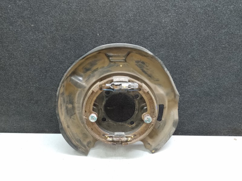 Тормозной механизм задний правый LEXUS LS430 00-06 2002 4.3 3UZFE 46503-50030 Б/У