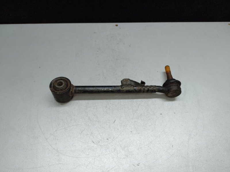 Рычаг задней подвески поперечный верхний передний правый LEXUS LS430 00-06 4.3 3UZFE