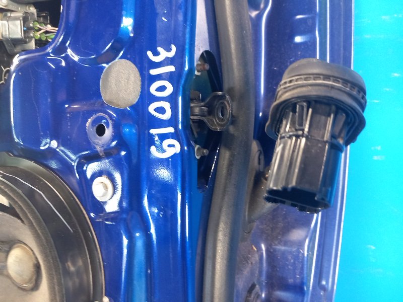 Ограничитель двери передний левый FORD FUSION 14- 2014 C25HDEX DS7Z-5423552-B Б/У