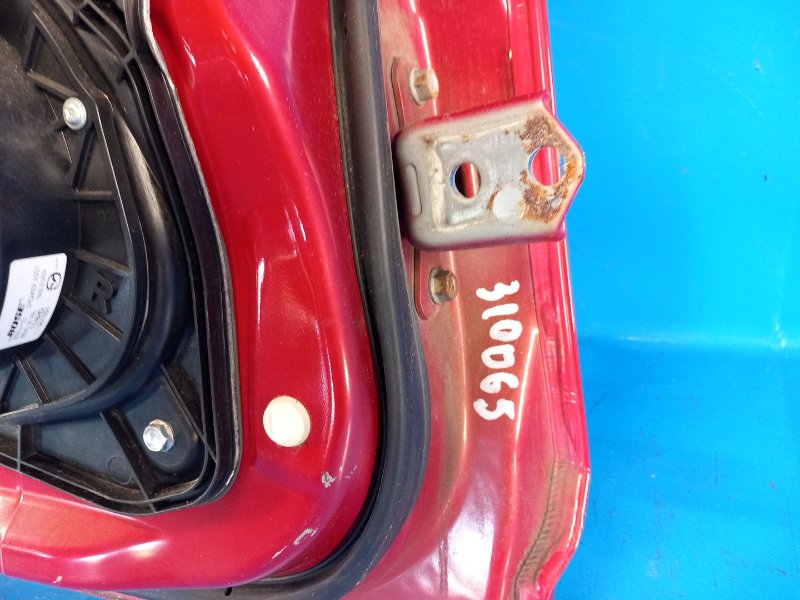 Петля двери нижняя задняя левая MAZDA 3 BL 09-13 2009 2.5 L (L5-VE) D461-73-240A Б/У