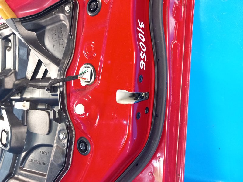 Замок двери передний правый MAZDA 3 BL 09-13 2009 2.5 L (L5-VE) BCS4-58-310D Б/У