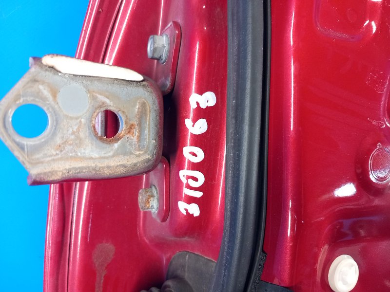 Петля двери верхняя передняя правая MAZDA 3 BL 09-13 2009 2.5 L (L5-VE) F151-58-210B Б/У