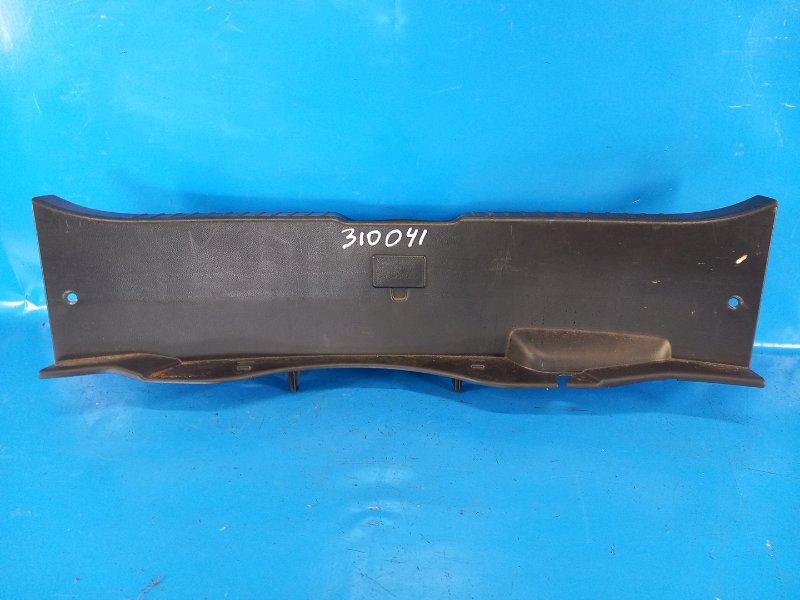 Накладка на порог багажника MAZDA 3 BL 09-13 2009 2.5 L (L5-VE) BBN9-68-89XA 02 Б/У