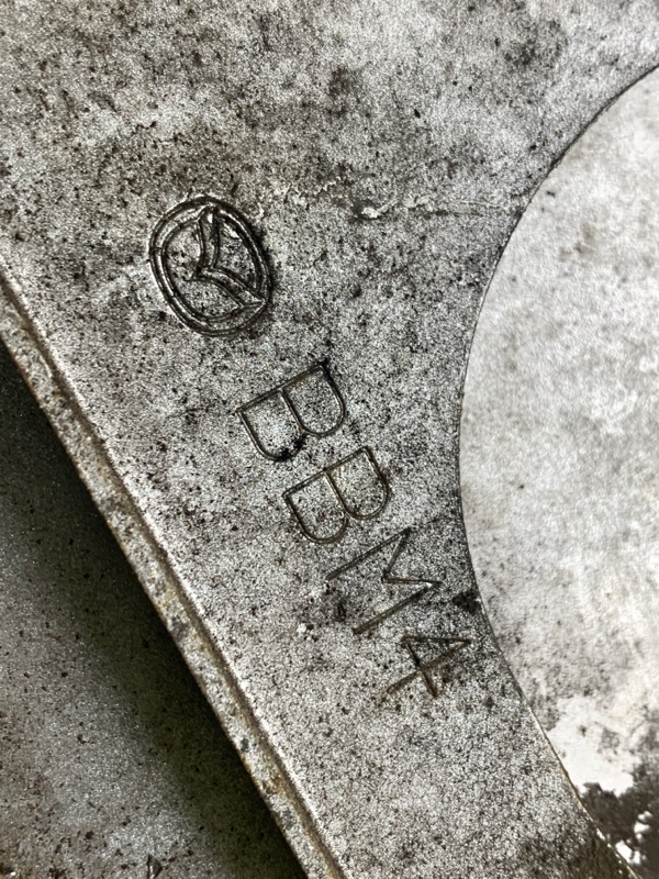 Лючок топливного бака MAZDA 3 BL 09-13 2.5 L (L5-VE) Лючок топливного бака MAZDA 3 BL 09-13 2.5 L (L5-VE)