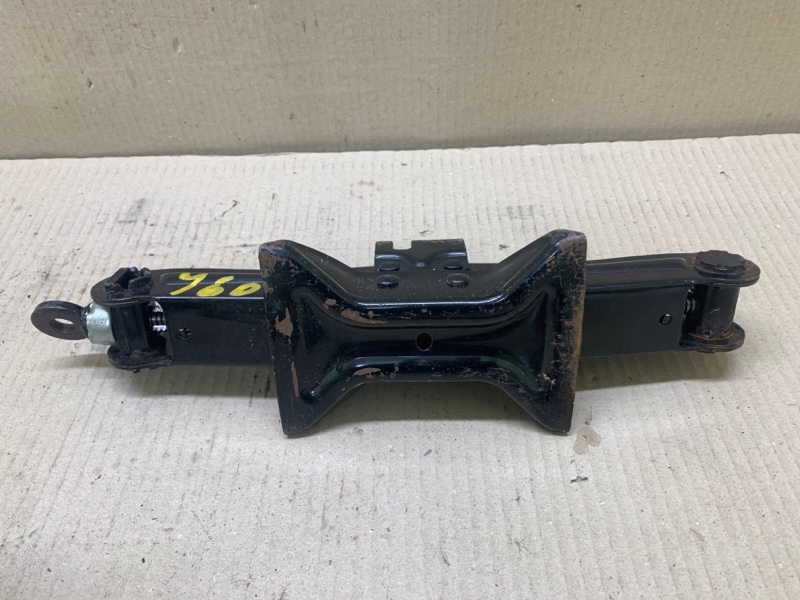 Домкрат 3 BL 09-13 2009 2.5 L (L5-VE)