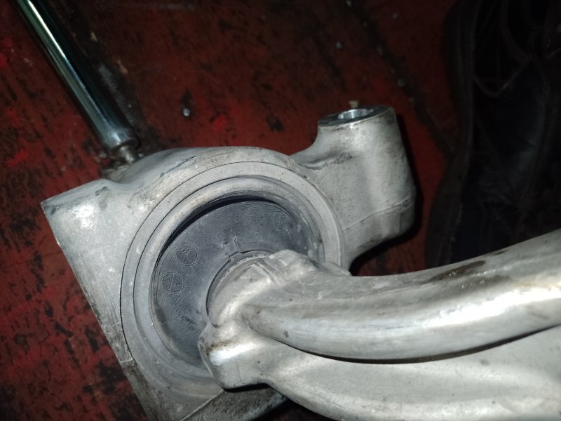 Рычаг передней подвески нижний правый INFINITI M35/M45 04-10 3.5 VQ35HR Рычаг передней подвески нижний правый INFINITI M35/M45 04-10 3.5 VQ35HR