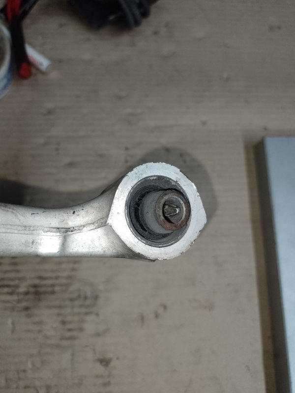 Рычаг передней подвески верхний левый M35/M45 04-10 2008 3.5 VQ35HR