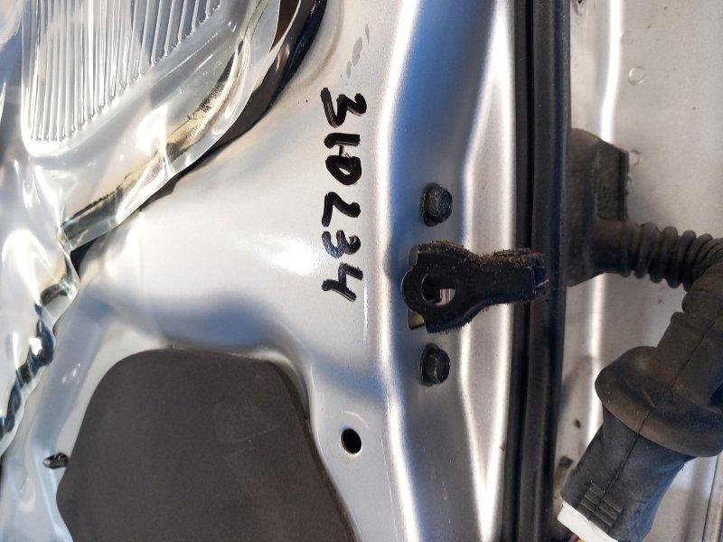 Запчасть ограничитель двери задний левый NISSAN SENTRA B17 12-21 2015 B17 1.8 MRA8DE 824303RA0A Б/У Ограничитель двери задний левый NISSAN SENTRA B17 12-21 2015 B17 1.8 MRA8DE 824303RA0A Б/У