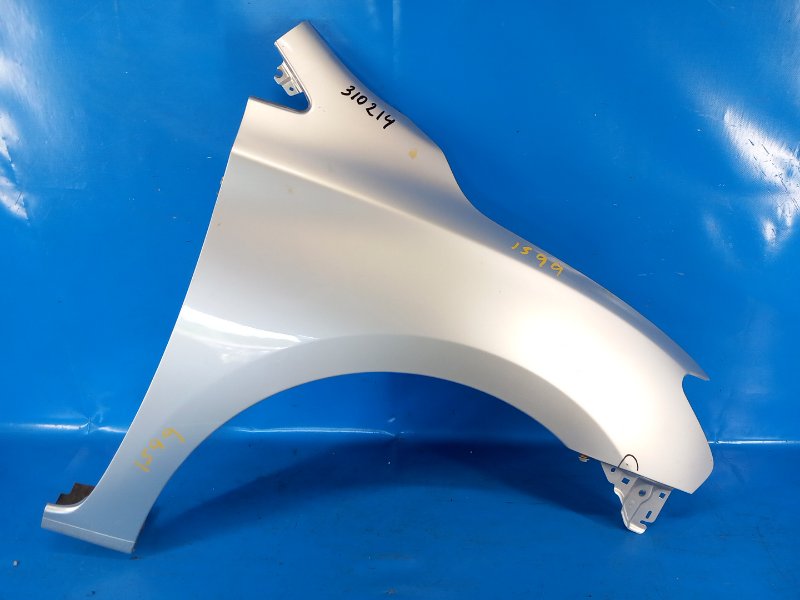 Крыло переднее правое NISSAN SENTRA B17 12-21 2015 B17 1.8 MRA8DE F31003SGMA Б/У