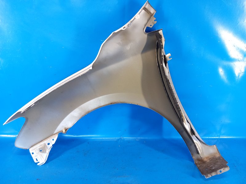Крыло переднее правое SENTRA B17 12-21 2015 B17 1.8 MRA8DE