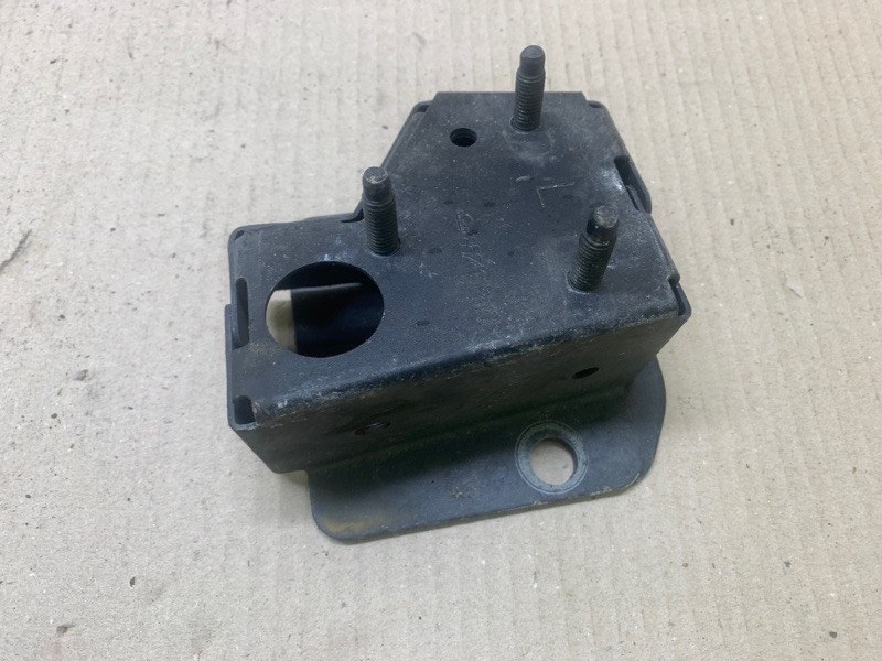 Кронштейн усилителя заднего бампера задний левый INFINITI M35/M45 04-10 2008 3.5 VQ35HR 85211-EH100 Б/У