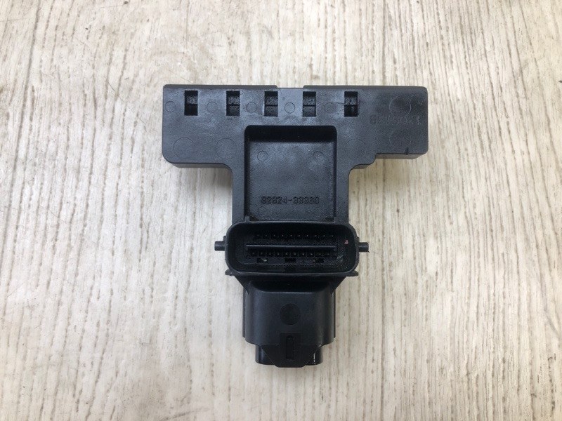Разъем TOYOTA CAMRY 50 12-15 82824-33360 Б/У