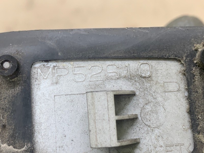 Ручка двери наружная передняя правая MITSUBISHI OUTLANDER 03-07 2.4 4G69 Ручка двери наружная передняя правая MITSUBISHI OUTLANDER 03-07 2.4 4G69