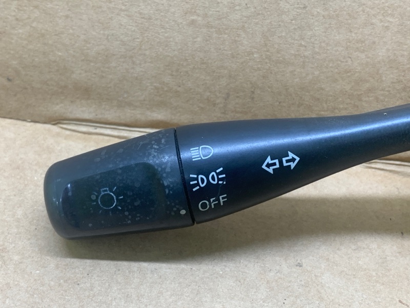 Подрулевой переключатель левый OUTLANDER 03-07 2003 2.4 4G69 Подрулевой переключатель левый OUTLANDER 03-07 2003 2.4 4G69