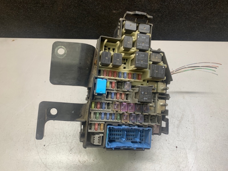 Блок предохранителей моторный отсек 6 GH 07-12 2008 2.5 L (L5-VE)