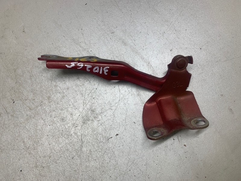 Петля капота левая 6 GH 07-12 2008 2.5 L (L5-VE)