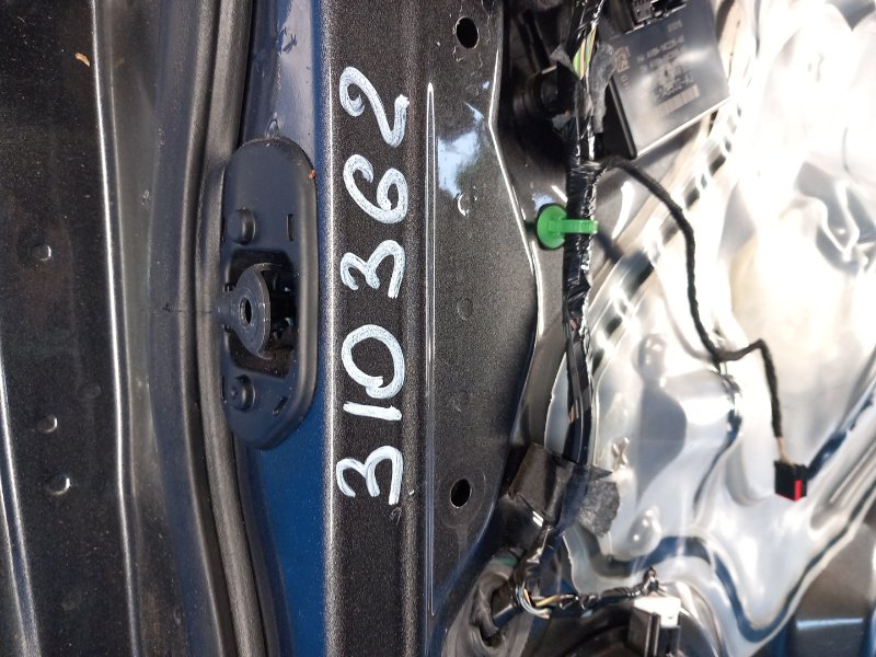 Ограничитель двери задний правый FORD FOCUS 10-18 2015 2.0 C20HDEX CP9Z-5827204-A Б/У