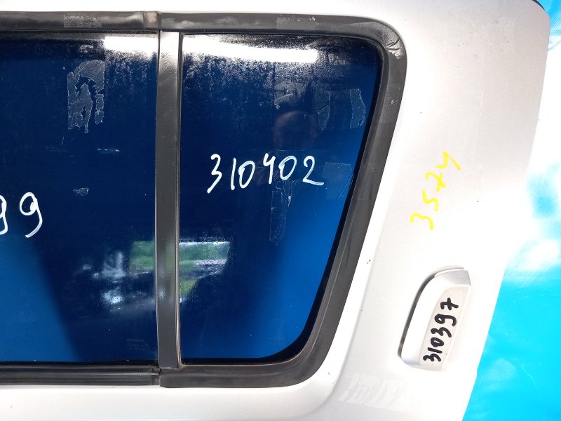 Стекло двери глухое заднее левое NISSAN PATHFINDER R51 04-14 2004 R51 4.0 VQ40DE 82263EA500 Б/У