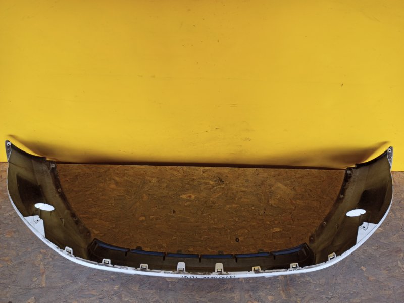 Бампер передний NISSAN NV200 USA 13-