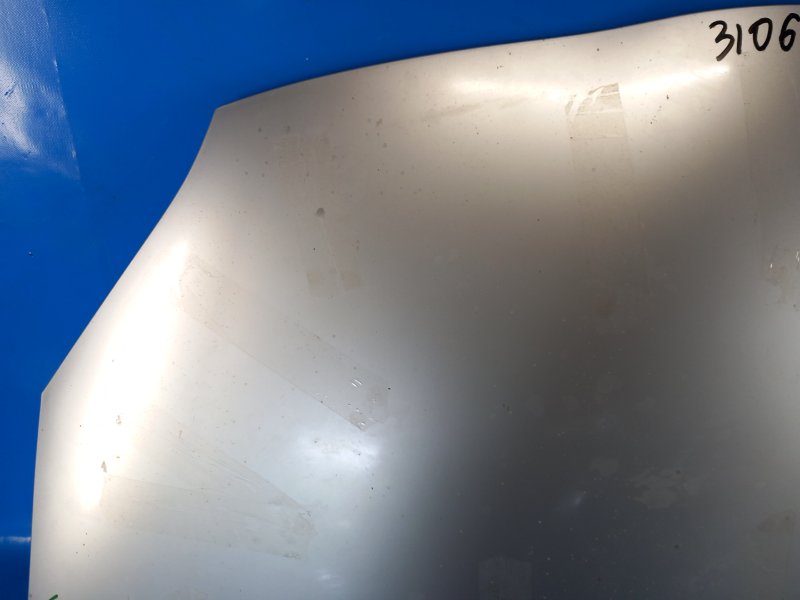 Капот PRIUS - 30 09-17 2010 ZVW30