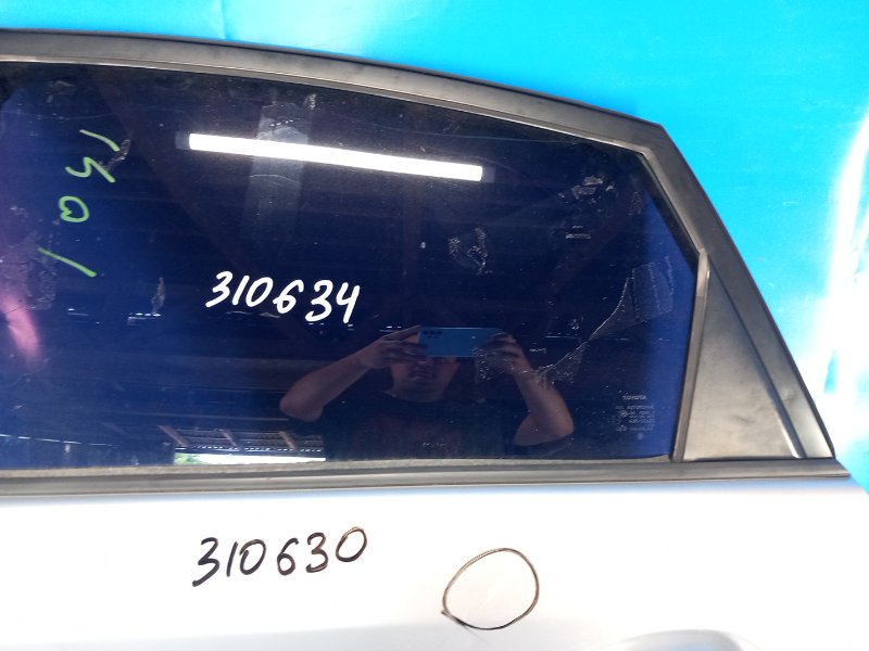 Дверь задняя левая PRIUS - 30 09-17 2010 ZVW30