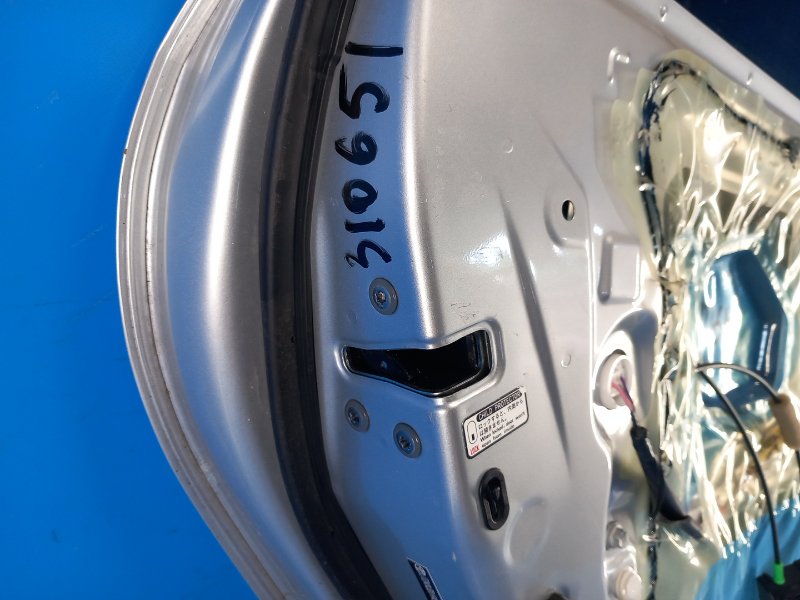 Запчасть замок двери задний левый TOYOTA PRIUS - 30 09-17 2010 ZVW30 6906047070 Б/У Замок двери задний левый TOYOTA PRIUS - 30 09-17 2010 ZVW30 6906047070 Б/У