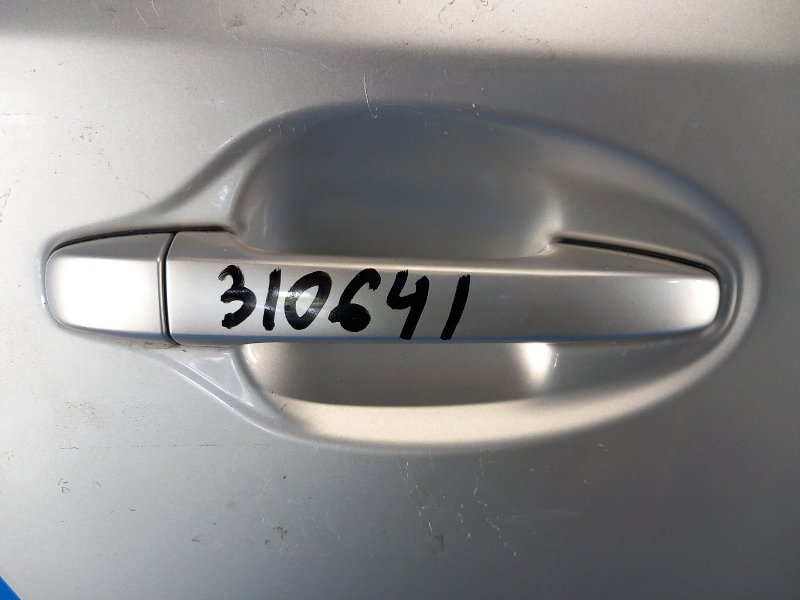 Запчасть ручка двери наружная задняя правая TOYOTA PRIUS - 30 09-17 2010 ZVW30 6921174020B0 Б/У Ручка двери наружная задняя правая TOYOTA PRIUS - 30 09-17 2010 ZVW30 6921174020B0 Б/У